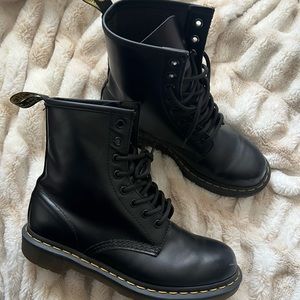 DR. MARTENS 1460 Womens Boots
